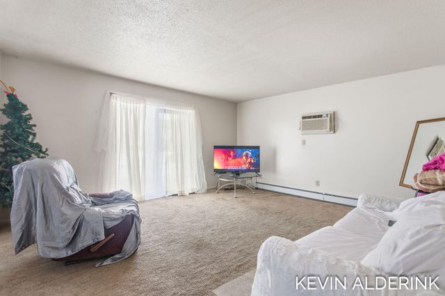 1144 Country Lane, Holland, MI 49423