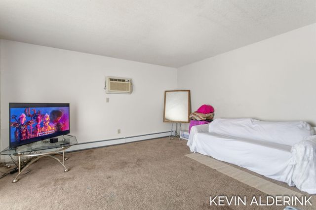 1144 Country Lane, Holland, MI 49423