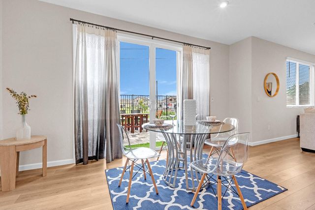 8308 Loyal Dr, Sacramento, CA 95829