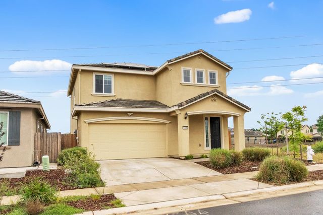 8308 Loyal Dr, Sacramento, CA 95829