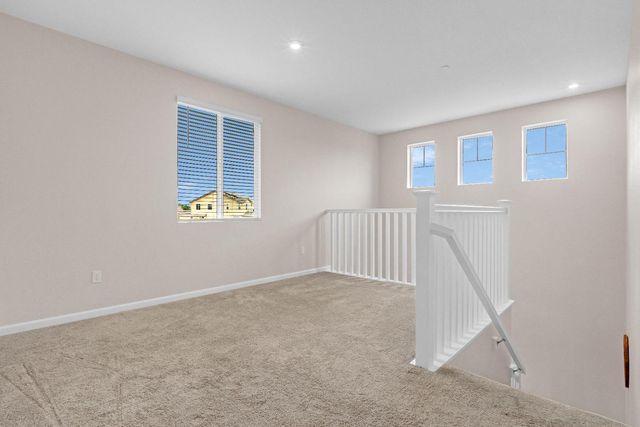 8308 Loyal Dr, Sacramento, CA 95829