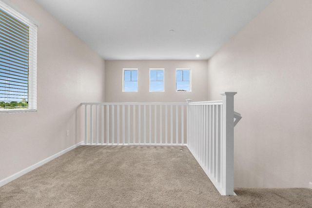 8308 Loyal Dr, Sacramento, CA 95829