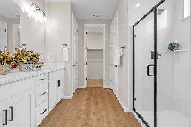 8308 Loyal Dr, Sacramento, CA 95829