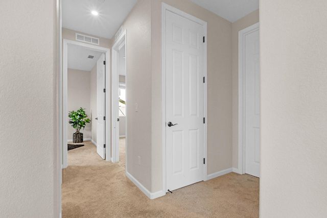 8308 Loyal Dr, Sacramento, CA 95829