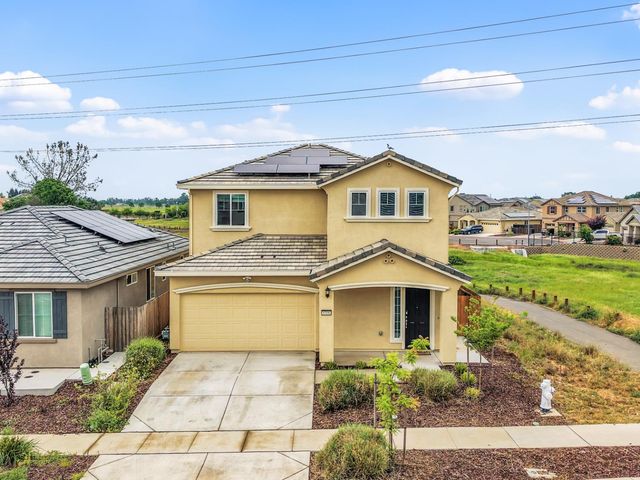 8308 Loyal Dr, Sacramento, CA 95829