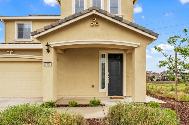 8308 Loyal Dr, Sacramento, CA 95829