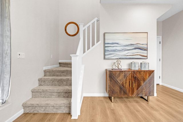 8308 Loyal Dr, Sacramento, CA 95829