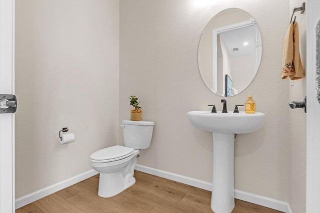 8308 Loyal Dr, Sacramento, CA 95829