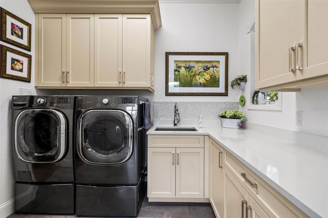8152 LONGBAY BOULEVARD, Sarasota, FL 34243