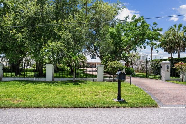 8152 LONGBAY BOULEVARD, Sarasota, FL 34243