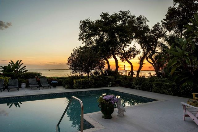 8152 LONGBAY BOULEVARD, Sarasota, FL 34243