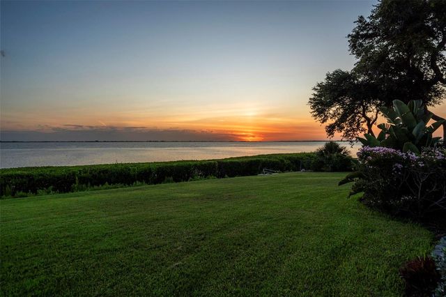 8152 LONGBAY BOULEVARD, Sarasota, FL 34243