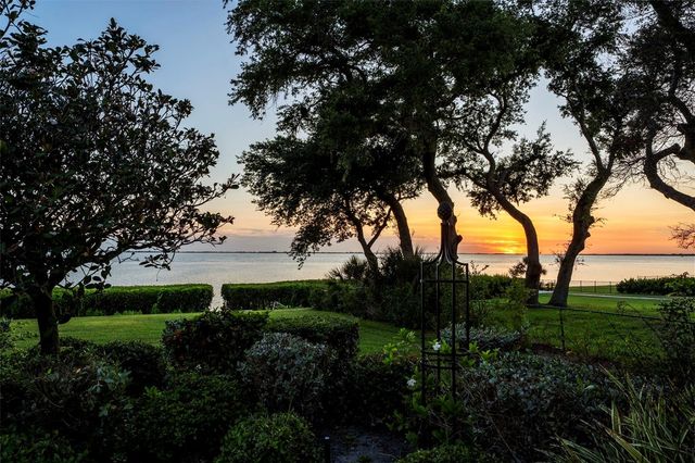 8152 LONGBAY BOULEVARD, Sarasota, FL 34243