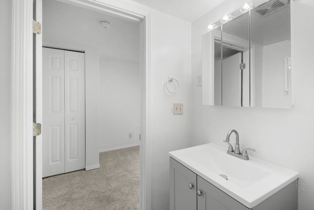 3225 Gilead Avenue, Zion, IL 60099