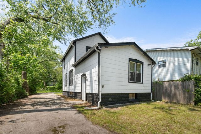 3225 Gilead Avenue, Zion, IL 60099