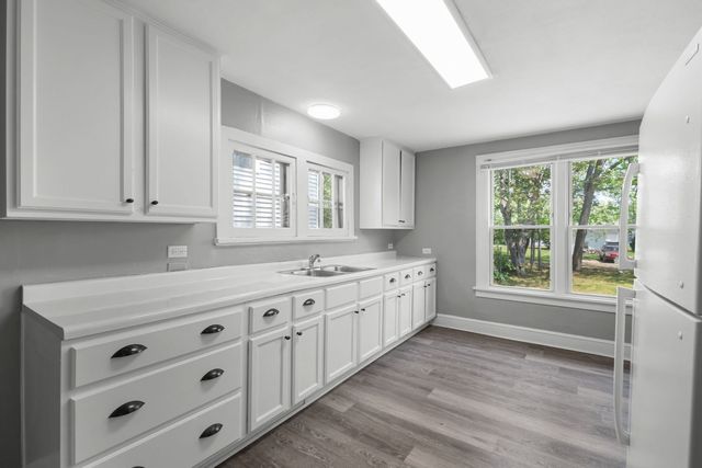 3225 Gilead Avenue, Zion, IL 60099