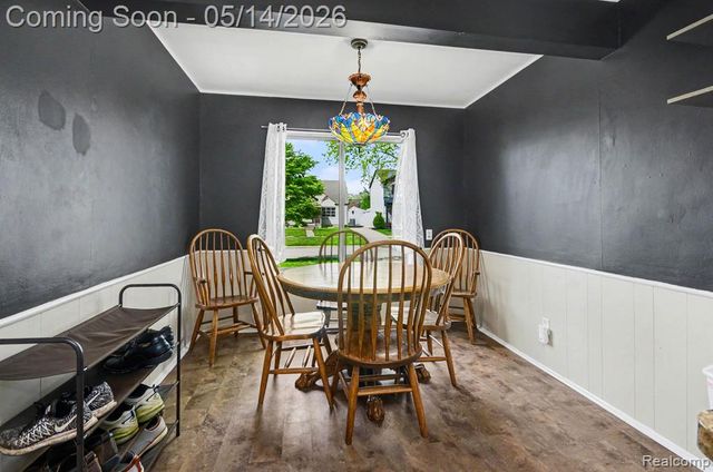 21900 Revere Street, Saint Clair Shores, MI 48080