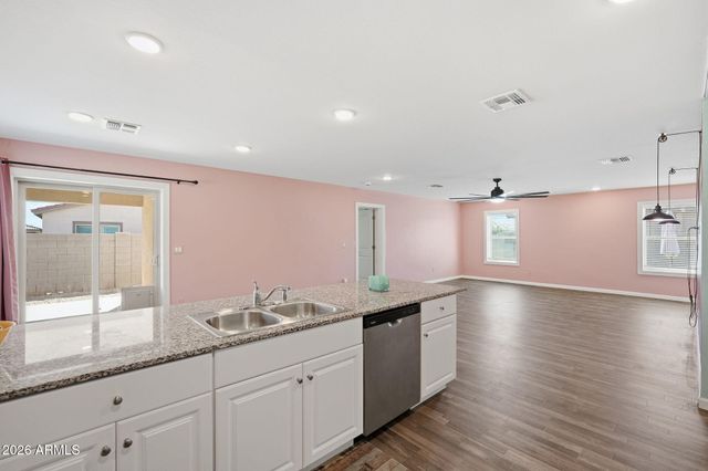 7977 S NAMAKA Drive, Casa Grande, AZ 85193