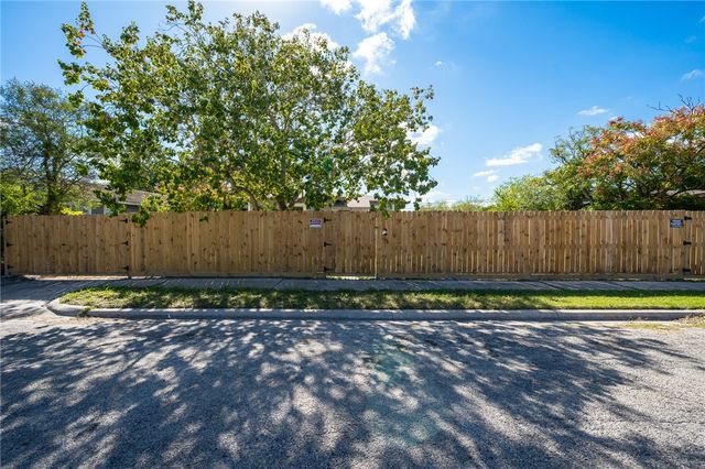 3609 Wright St, Corpus Christi, TX 78405