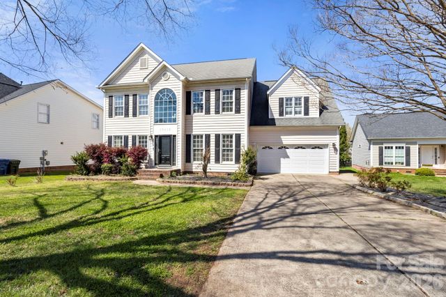 10413 Friarsgate Road, Huntersville, NC 28078