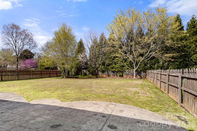 10413 Friarsgate Road, Huntersville, NC 28078