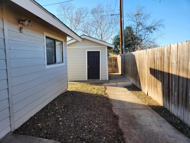 3000 Ray Wood DR, Austin, TX 78704