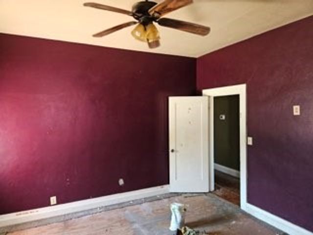 12127 Railroad Ave, Sinton, TX 78387