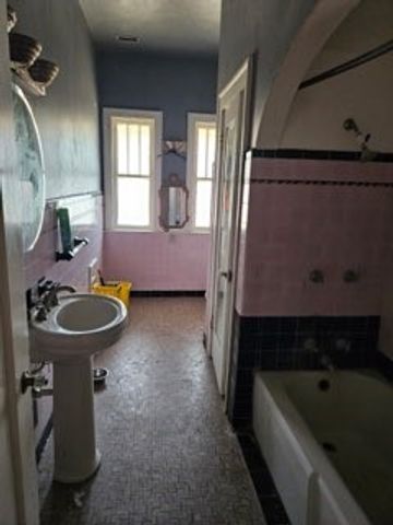 12127 Railroad Ave, Sinton, TX 78387