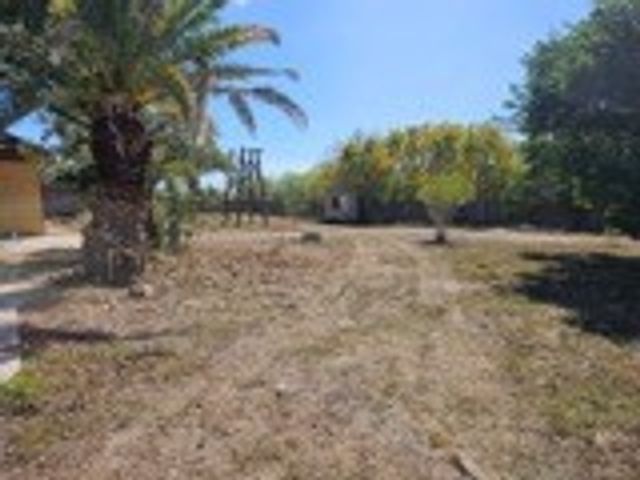 12127 Railroad Ave, Sinton, TX 78387