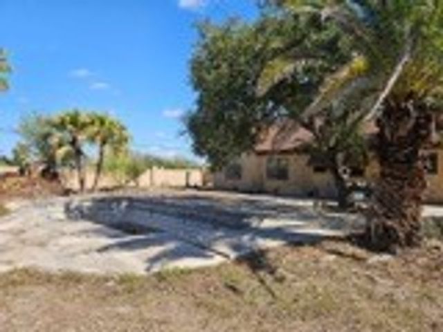 12127 Railroad Ave, Sinton, TX 78387