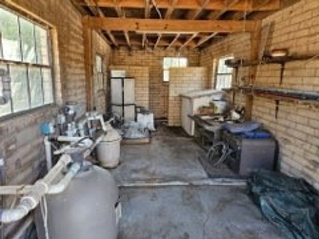 12127 Railroad Ave, Sinton, TX 78387