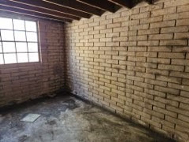 12127 Railroad Ave, Sinton, TX 78387