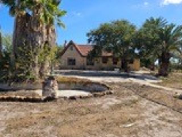 12127 Railroad Ave, Sinton, TX 78387