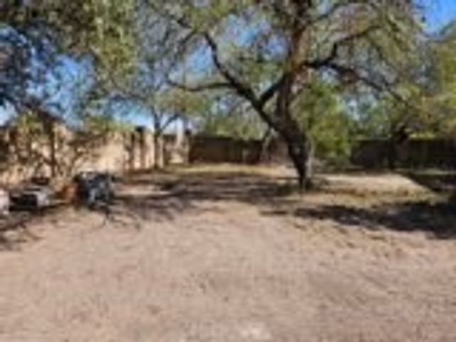 12127 Railroad Ave, Sinton, TX 78387