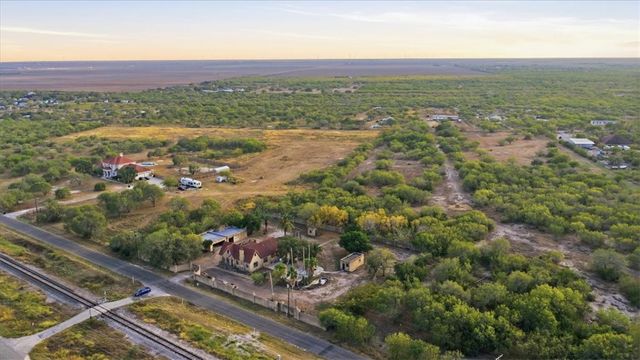 12127 Railroad Ave, Sinton, TX 78387