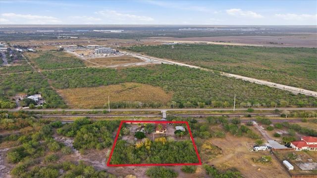 12127 Railroad Ave, Sinton, TX 78387