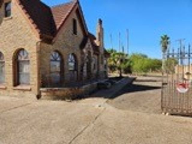 12127 Railroad Ave, Sinton, TX 78387