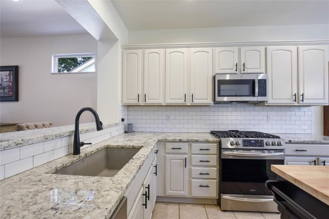 119 Rain Lily LN, Georgetown, TX 78633