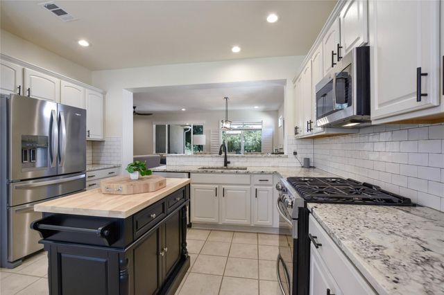 119 Rain Lily LN, Georgetown, TX 78633