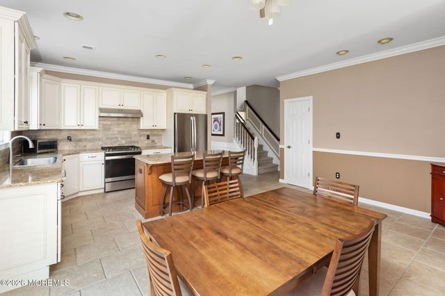 16 Heritage Drive, Allentown, NJ 08501