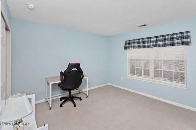 16 Heritage Drive, Allentown, NJ 08501