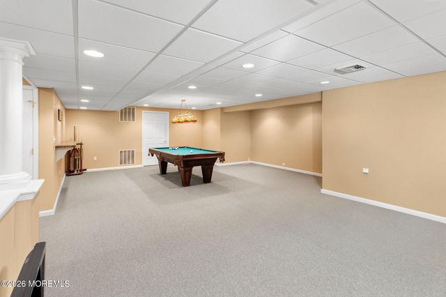 16 Heritage Drive, Allentown, NJ 08501