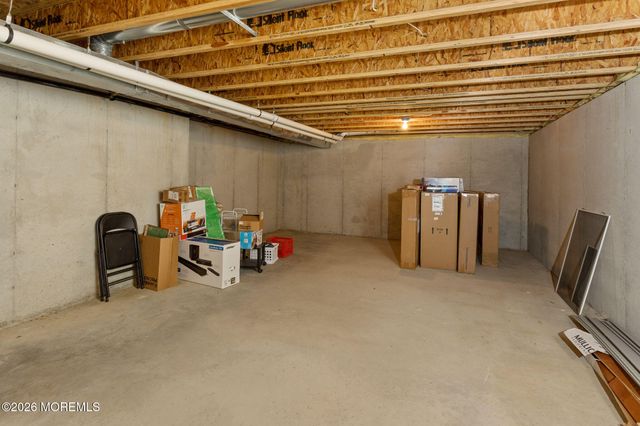 16 Heritage Drive, Allentown, NJ 08501