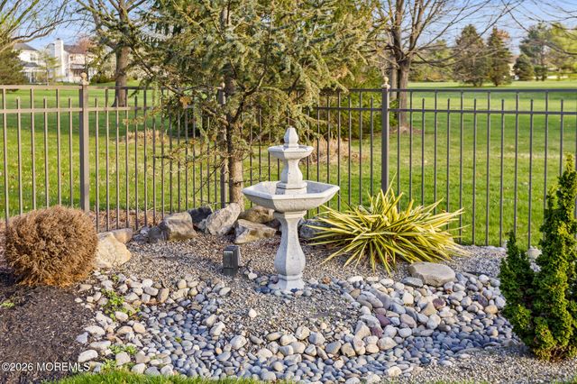 16 Heritage Drive, Allentown, NJ 08501