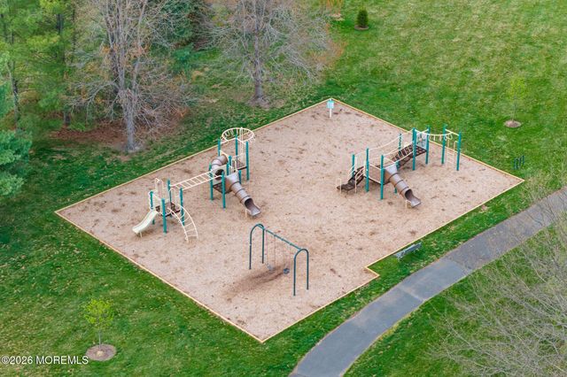 16 Heritage Drive, Allentown, NJ 08501