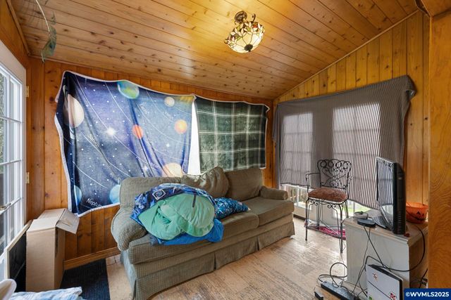 1824 NE Waterfront St, Newberg, OR 97132