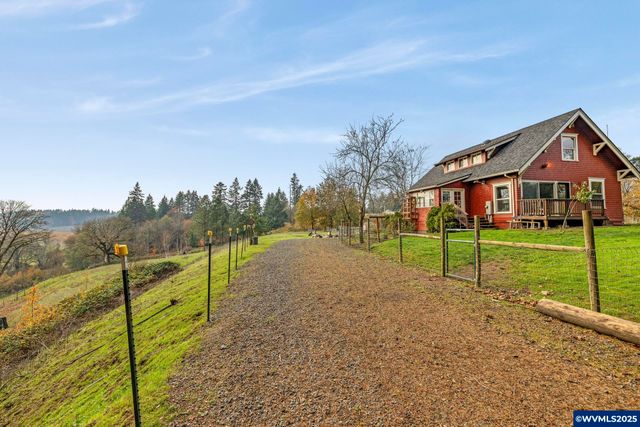 1824 NE Waterfront St, Newberg, OR 97132