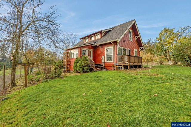 1824 NE Waterfront St, Newberg, OR 97132