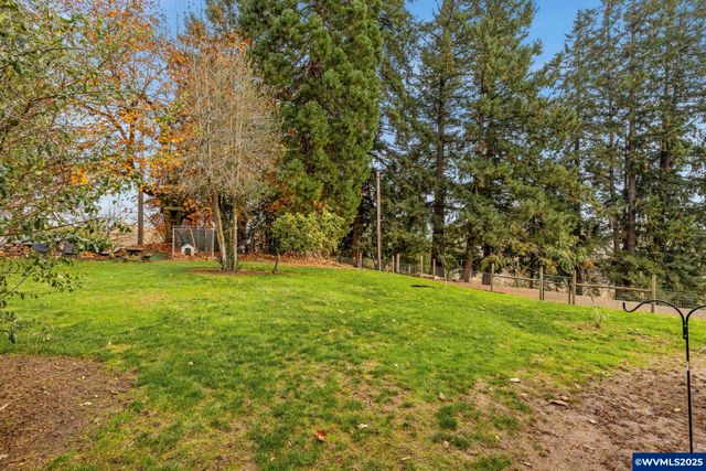 1824 NE Waterfront St, Newberg, OR 97132