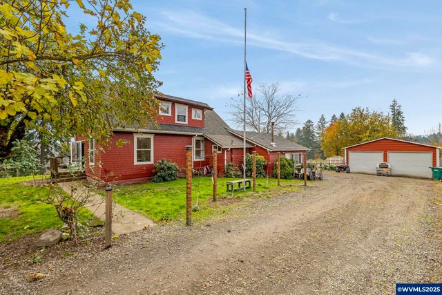 1824 NE Waterfront St, Newberg, OR 97132